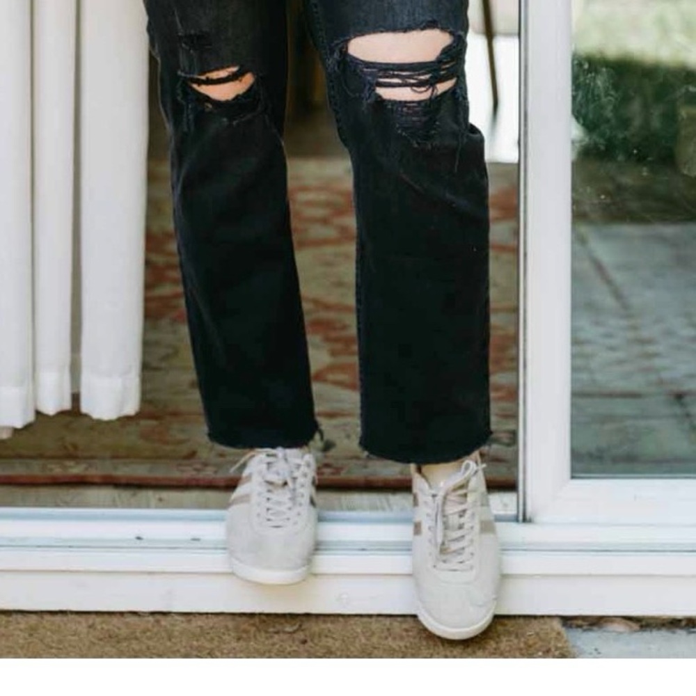 Like New Gola Bullet Pearl sneakers